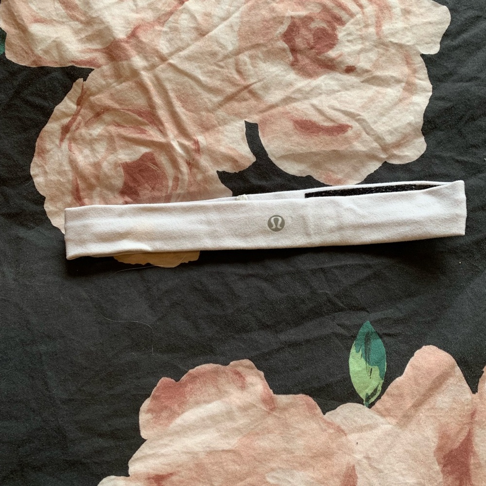 White lululemon headband